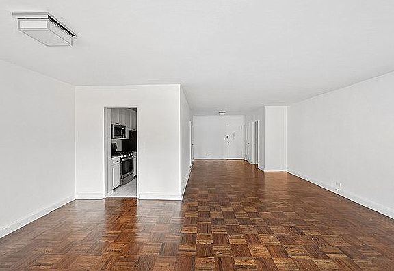 5th image of 215 E 68th St APT 5U