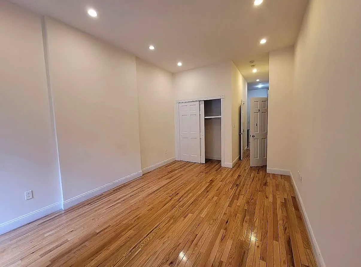 146 West 10th Street — Photo 2