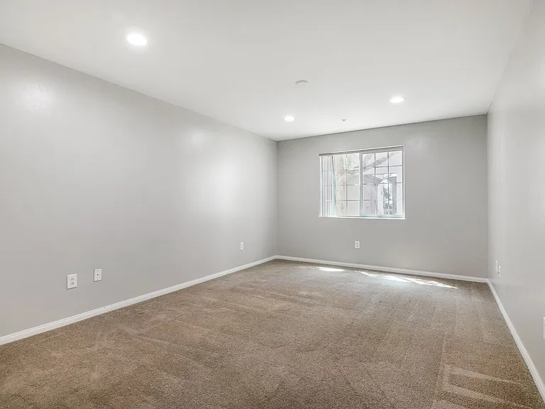 Pharus Plaza — Photo 18