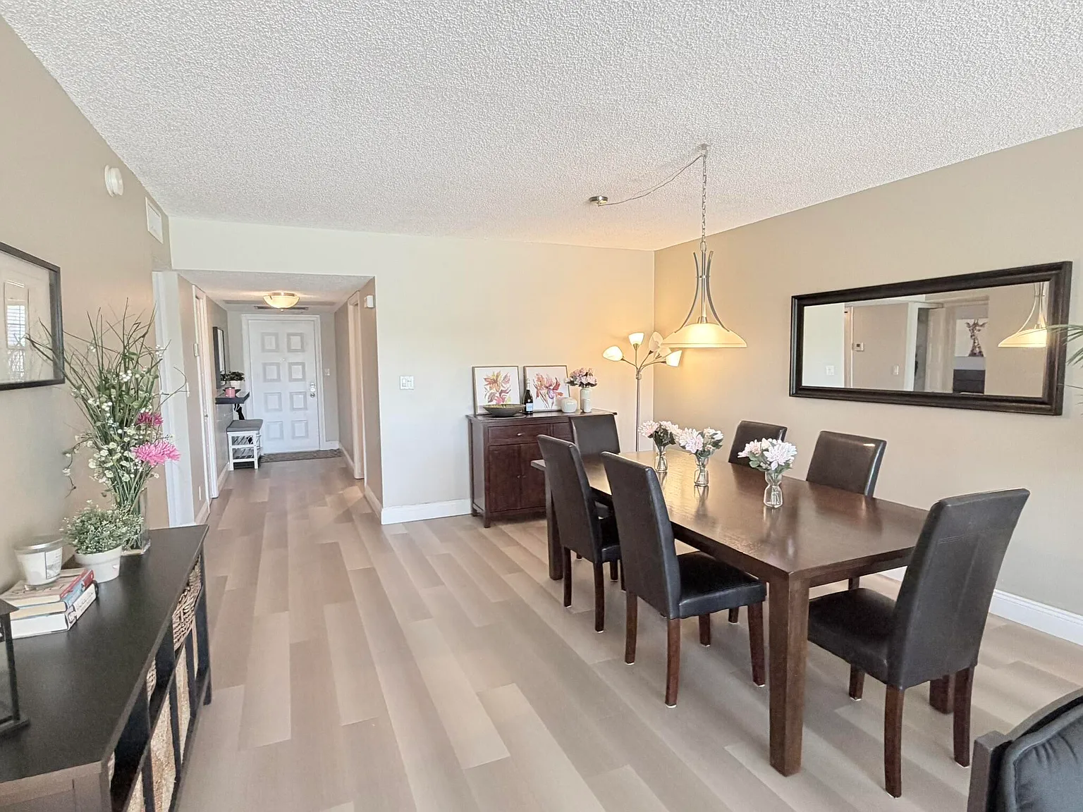 2 bed, 2.0 bath, 1250 sqft, $2,600 — Photo 1