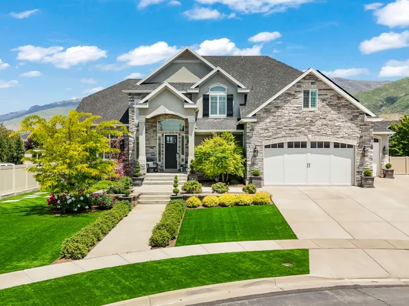 1374 W Chestnut Ct, Farmington, UT 84025