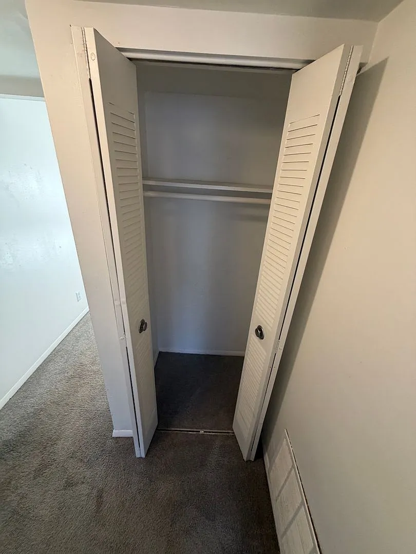 Naveen Pine Apartments — Photo 3