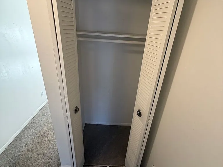 Naveen Pine Apartments — Photo 41