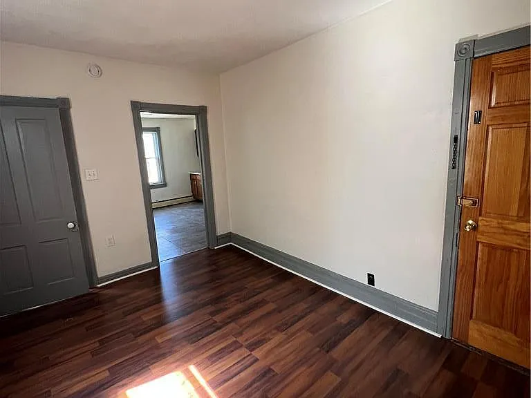 1690 Newport Ave #4 — Photo 4