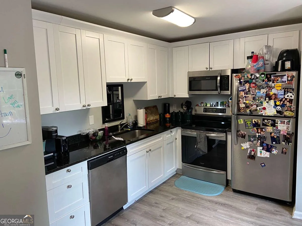 4 bed, 2.0 bath, 1536 sqft, $1,900 — Photo 3