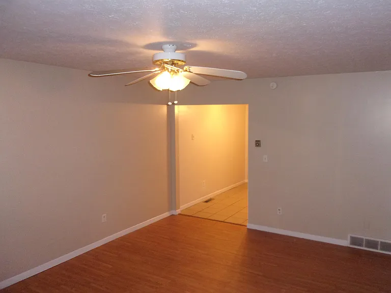 BRENTWOOD - B471 — Photo 7