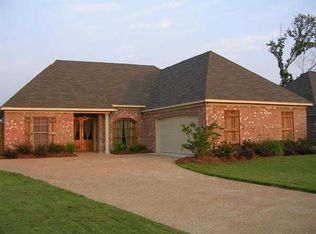 103 Creekside Dr, Canton, MS 39046