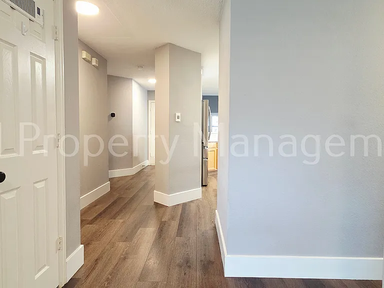 5004 Evergreen Dr — Photo 3