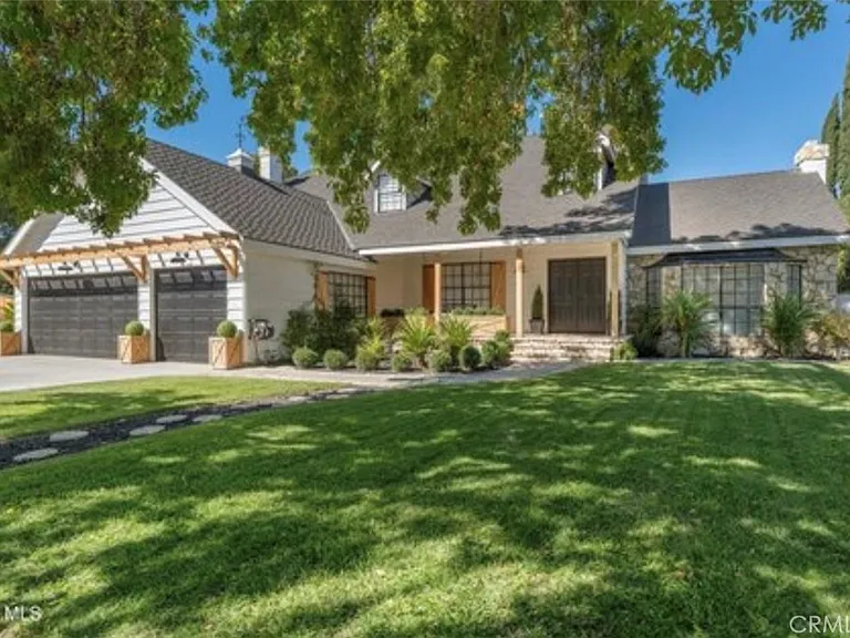 2729 Parton Cir — Photo 1