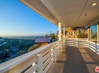 3831 Oakfield Dr, Sherman Oaks, CA 91423