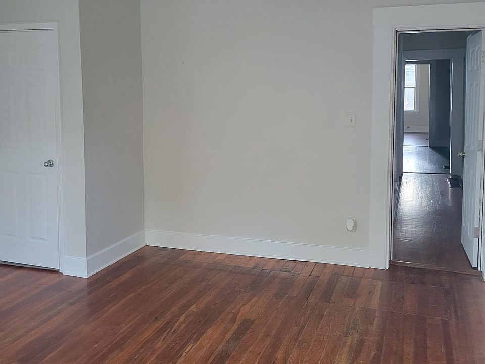 2nd image of 1202 Reutlinger Ave