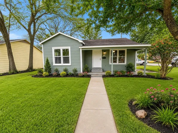 302 S 5th St, La Porte, TX 77571