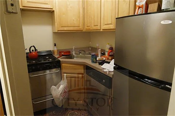 Rented by City Stop Realty | media 7