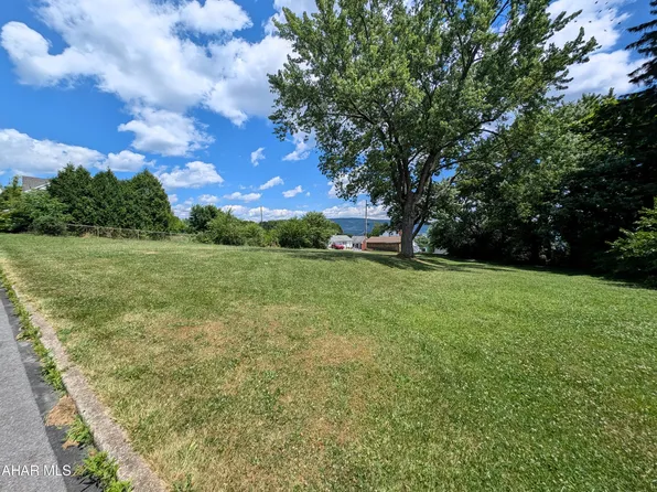 2115-2123 13th Ave, Altoona, PA 16601