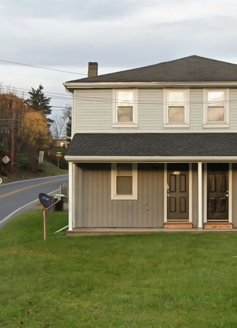 303-305 E. Maple Street — Photo 1