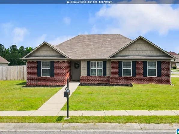 1018 Deerwood Cir, Pell City, AL 35125