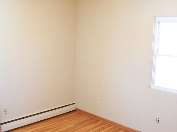 5th image of 317 15th Ave NE APT 11
