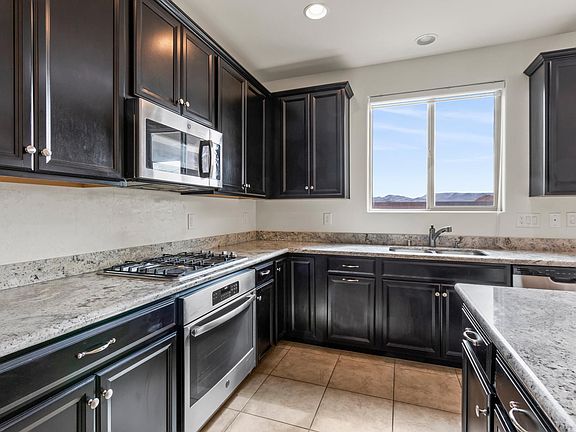 4th image of 4641 Lake Noah Ave
