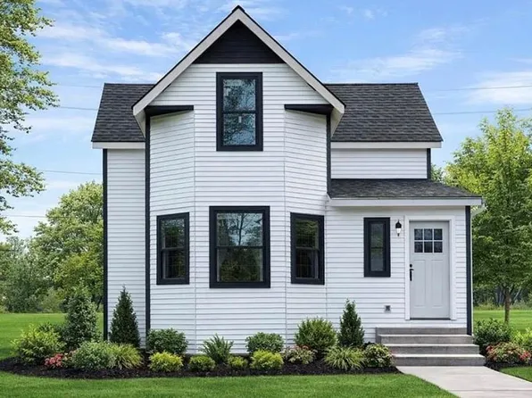 8864 Charlevoix St, Detroit, MI 48214