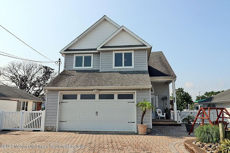 1st image of 3411 Maritime Dr