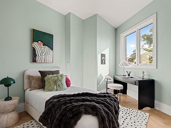 5th image of 170 West St APT 302
