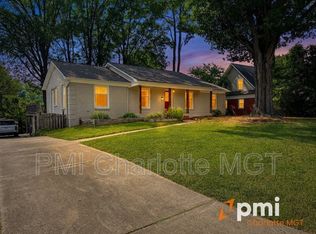 1140 Bevis Dr, Charlotte, NC 28209