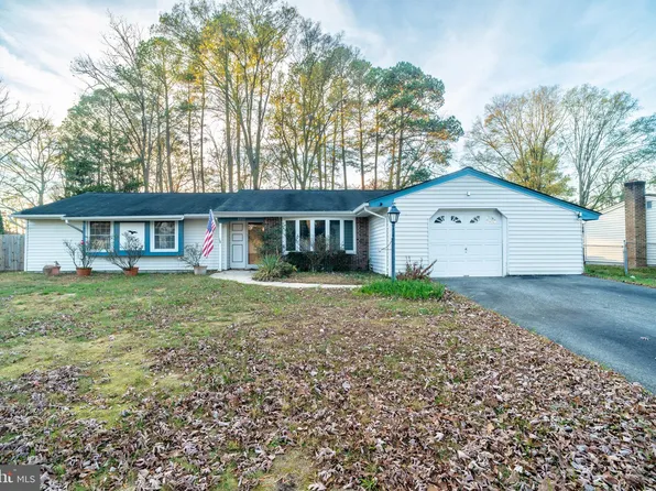 2900 Sandwich Dr, Waldorf, MD 20601