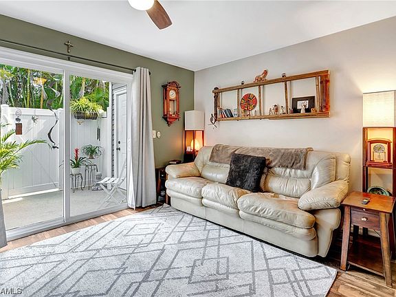4th image of 4641 SW Santa Barbara Pl APT 1