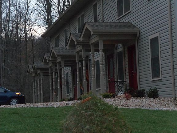Front of six unit apartment complex