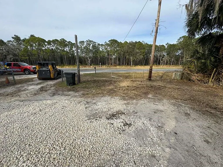 211 NW Highway 441 — Photo 3