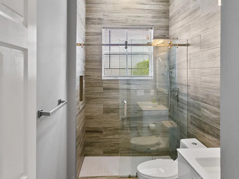 1071 Bluewood Ter — Photo 29