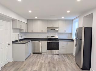 4637 Sandford Farm Dr, Mississauga, ON L5V0C1