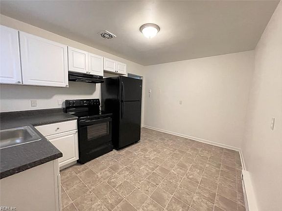 5th image of 2108 Pond Ln
