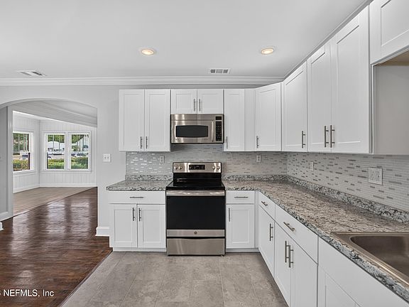 4th image of 316 W 41ST Street