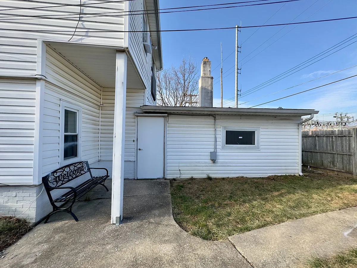 Building Photo - 1726 Yakona Rd