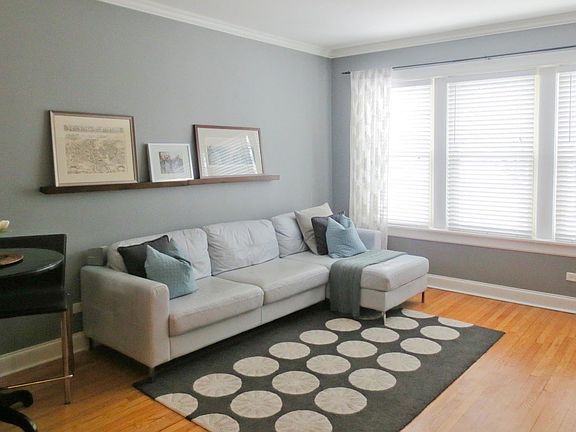 2nd image of 2152 W Ainslie St #2D