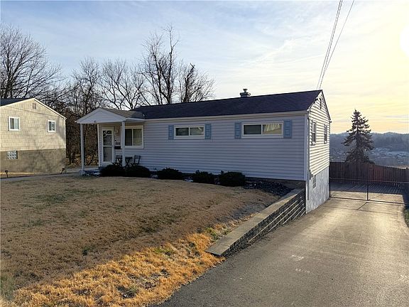2nd image of 308 Elfort Dr