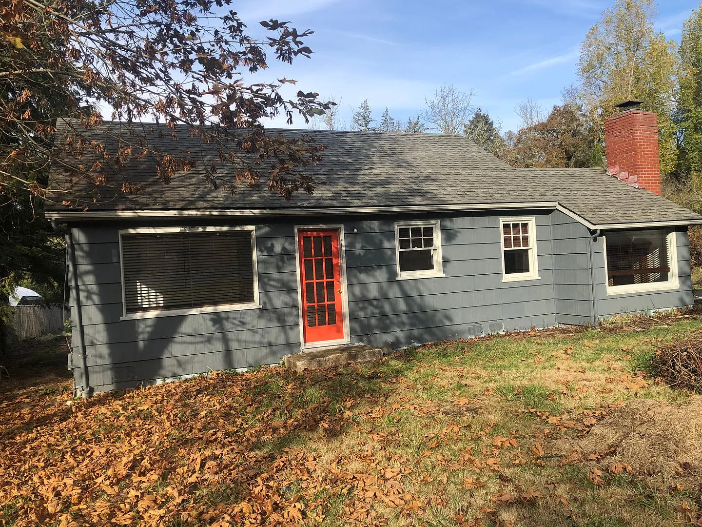 1397 Crest Dr photo 1