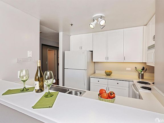 4th image of 601 Van Ness Ave APT 731
