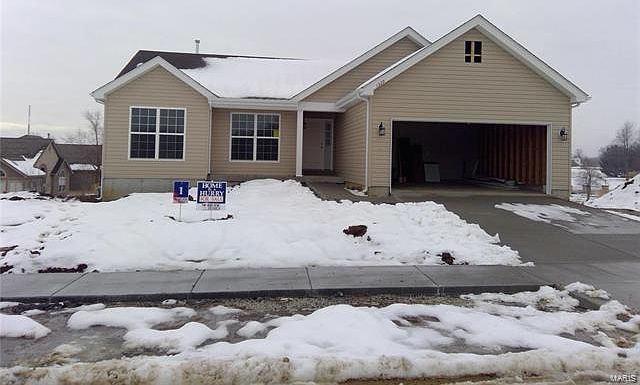 1st image of 1329 Stone Hill Dr