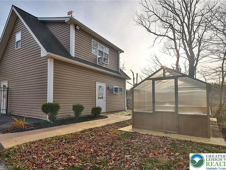 284 Walker Rd — Photo 11