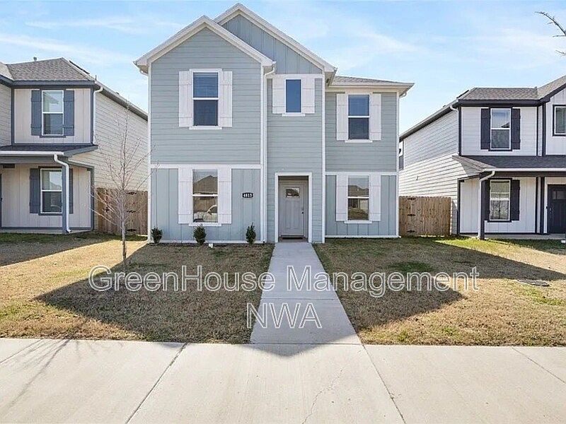 1st image of 4813 Triangle St