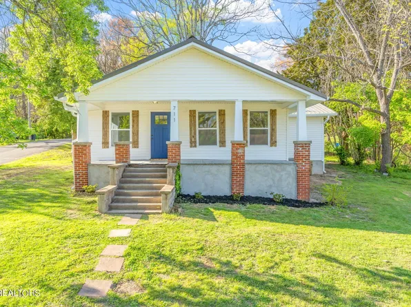 711 W 4th Ave, Lenoir City, TN 37771