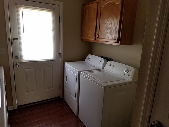 3rd image of 11 Vassar Dr