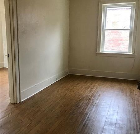 4th image of 1100 N Canal St