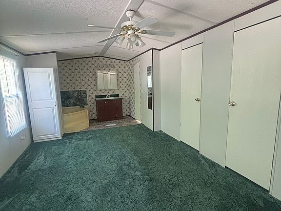 3rd image of 824 Browns Ridge Rd
