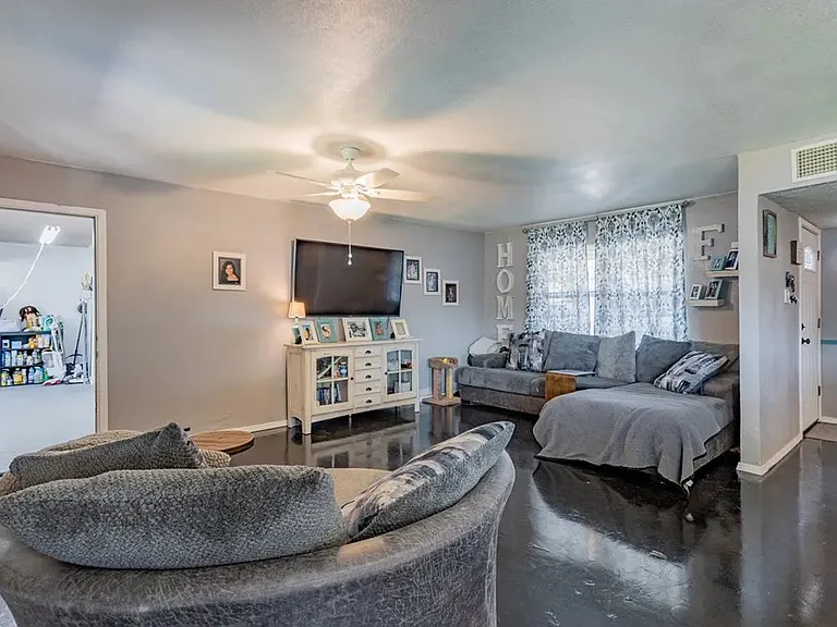 4034 Stillwood Ln — Photo 8
