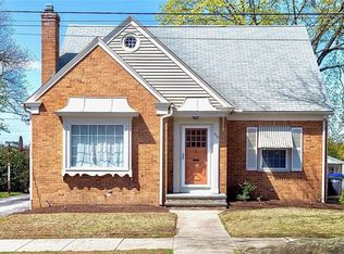 358 Jastram St, Providence, RI 02908