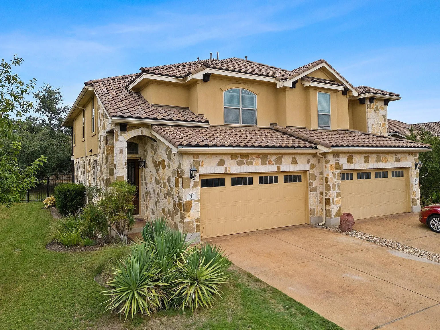 4 bed, 3.0 bath, 2383 sqft, $2,800 — Photo 1