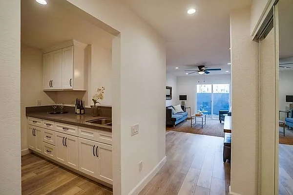 1722 N Avalon Blvd — Photo 12